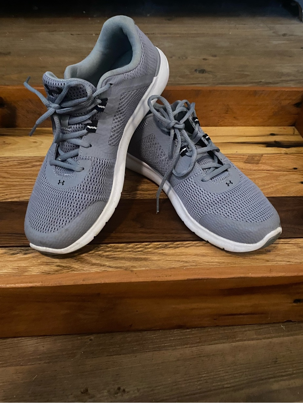 NWOT Under Armour Light Gray Mesh Athletic Sneakers marathon ready size 11